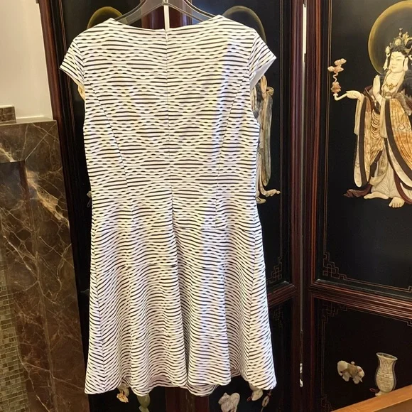 Anne Klein Black and White Sheath swing Dress - Picture 4 of 8